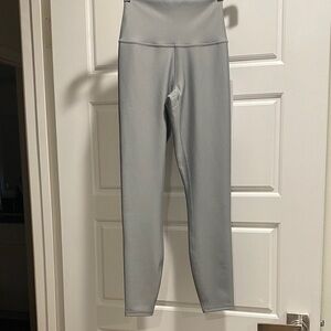 ALO Yoga Lunar Grey 7/8 High-Waist Airlift Legging 

Size xxs